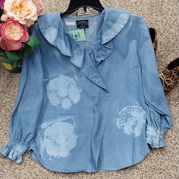 2906 Size Med. Solutions Semi. Fitted Bleach Dyed Denim Shirt. - Picture 2 of 9